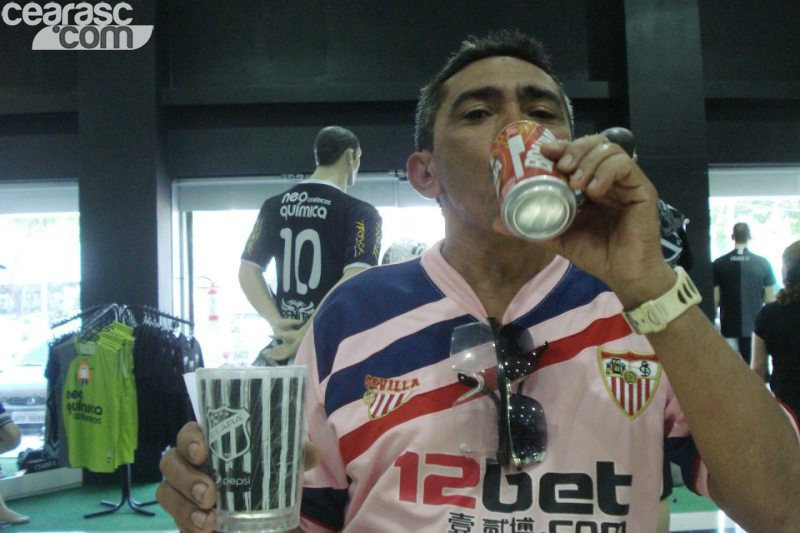 [26-05] Torcedores recebem brindes no Sou Mais - 2