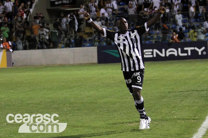 [17-08] Ceará 3 x 0 Grêmio - 11