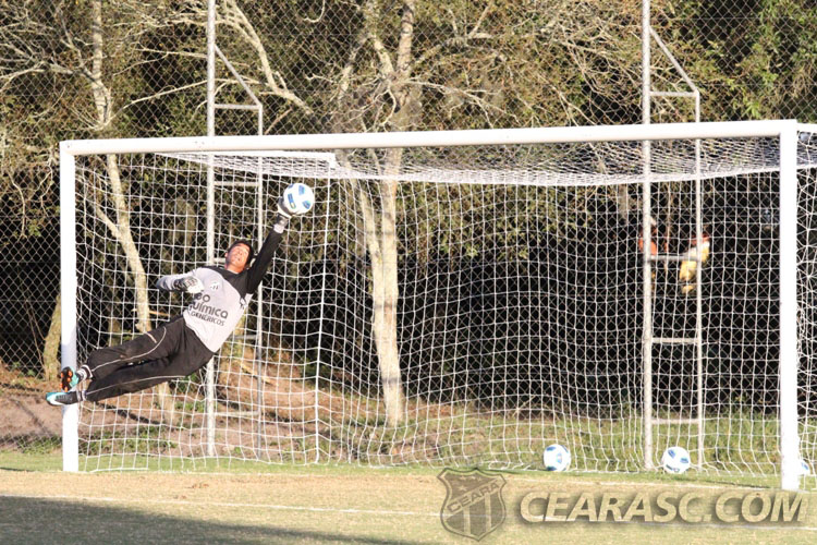 [27-05] Treino no CT do Grêmio - 9