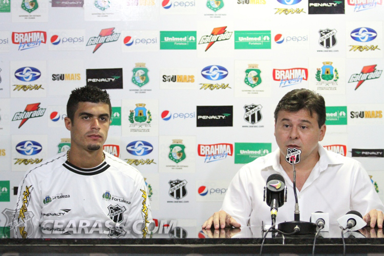 [24-06] Egídio é apresentado - 3