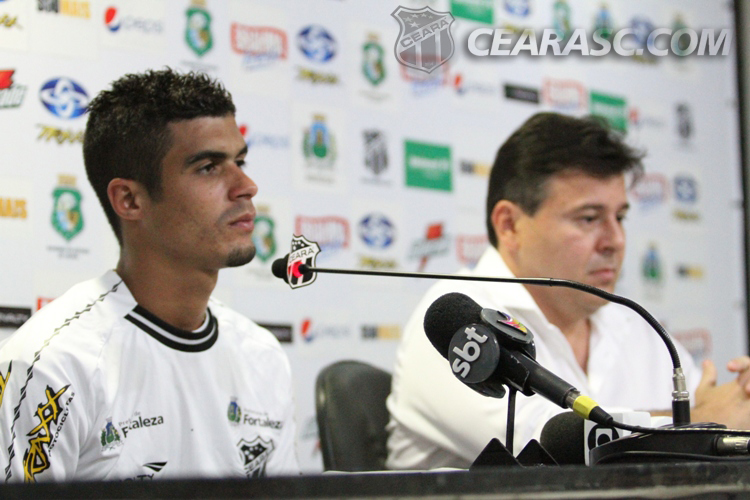 [24-06] Egídio é apresentado - 5