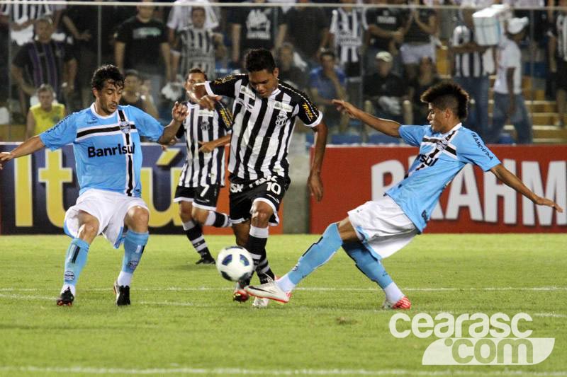 [17-08] Ceará 3 x 0 Grêmio - 16