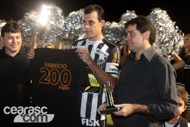 [28-07] Fabrício completa 200 jogos - 2