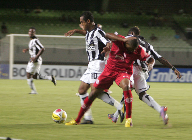 Ceará 0 X 1 América/RN - 05/08 às 20h - Castelão - 8