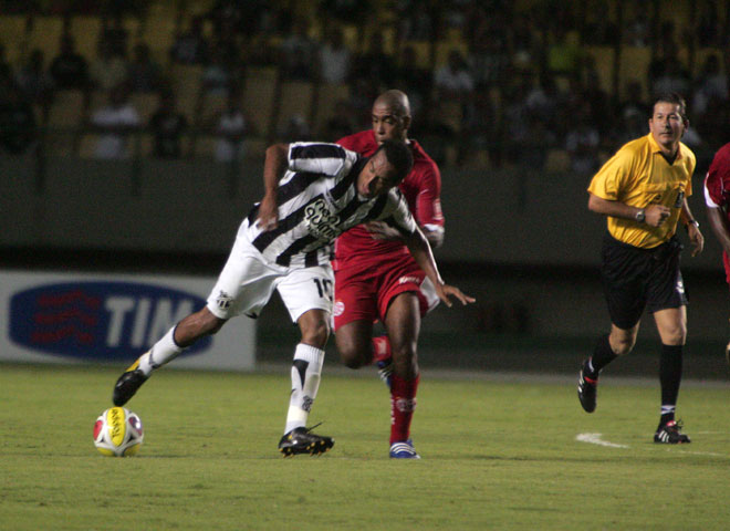 Ceará 0 X 1 América/RN - 05/08 às 20h - Castelão - 14