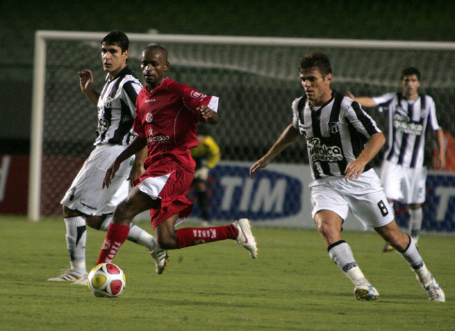 Ceará 0 X 1 América/RN - 05/08 às 20h - Castelão - 21