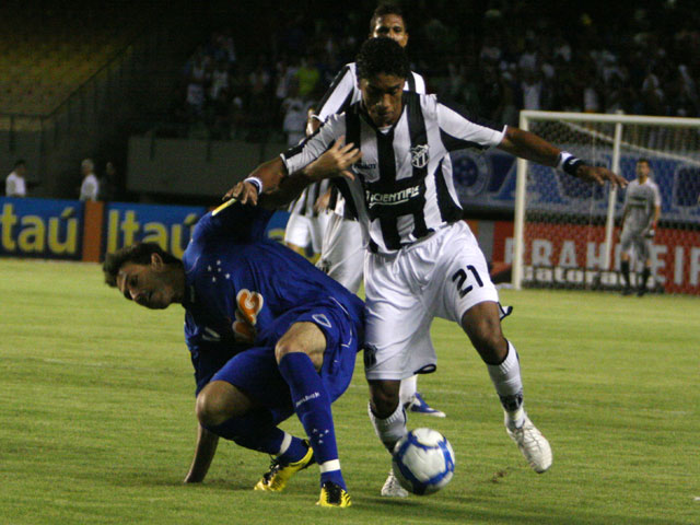 Ceará 1 x 0 Cruzeiro - 30/05 às 18h30 - Castelão - 5