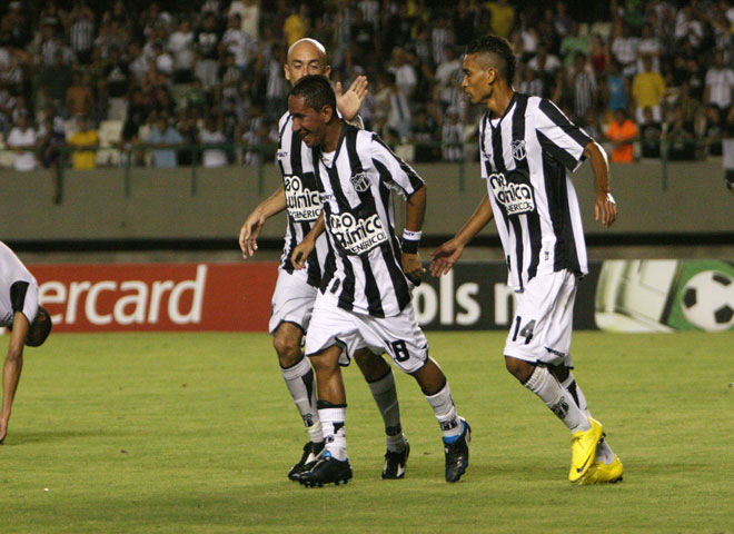 Ceará 2 x 0 Treze-PB - 13/06 às 20h15 - Castelão - 1