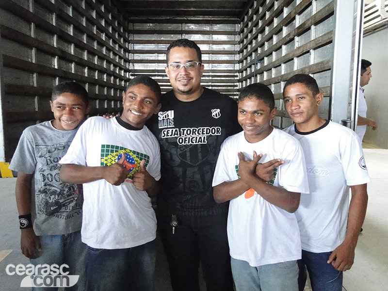 [28-01] Entrega dos alimentos doados - 9