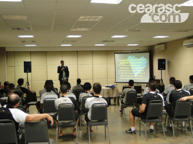 [27-08] Alex Nogueira faz show - Concentração - 2