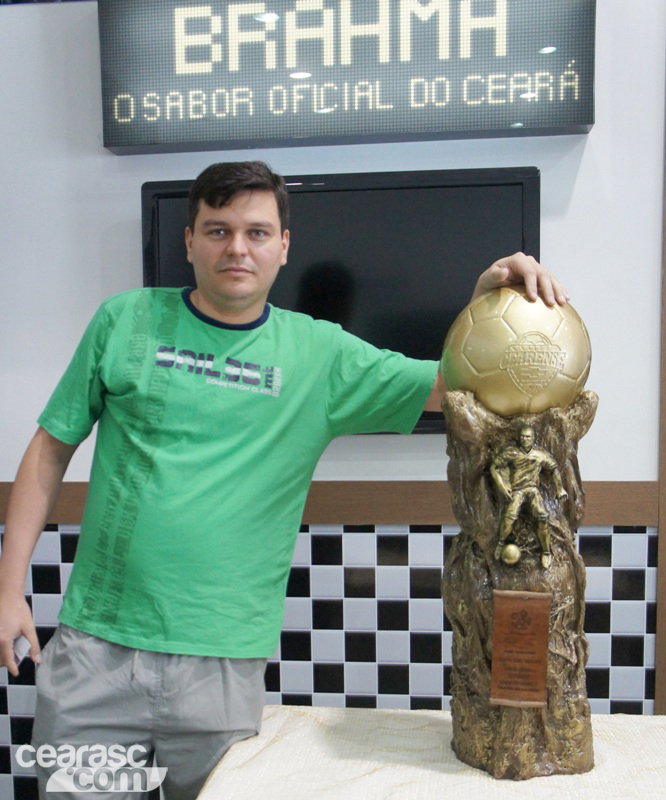 [24-06] Exposição da Taça - 01 - 1