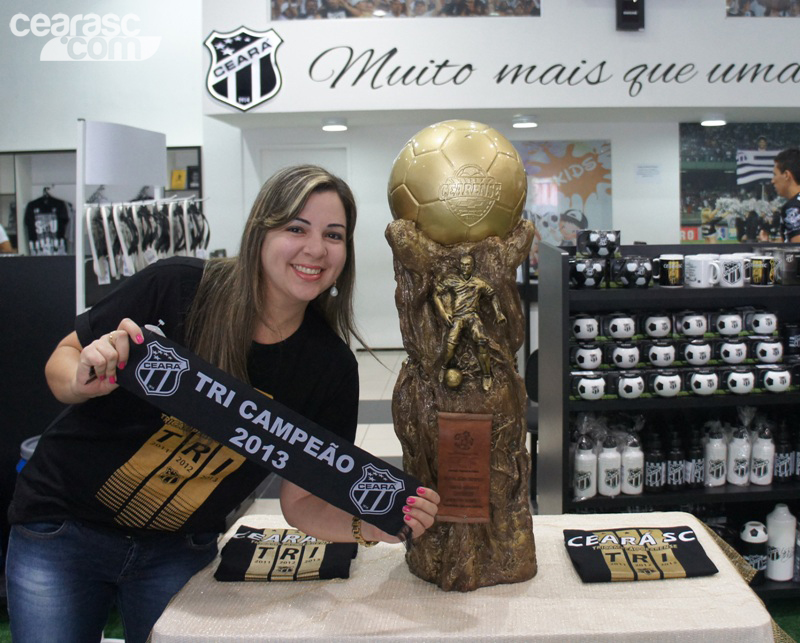 [24-06] Exposição da Taça - 01 - 15