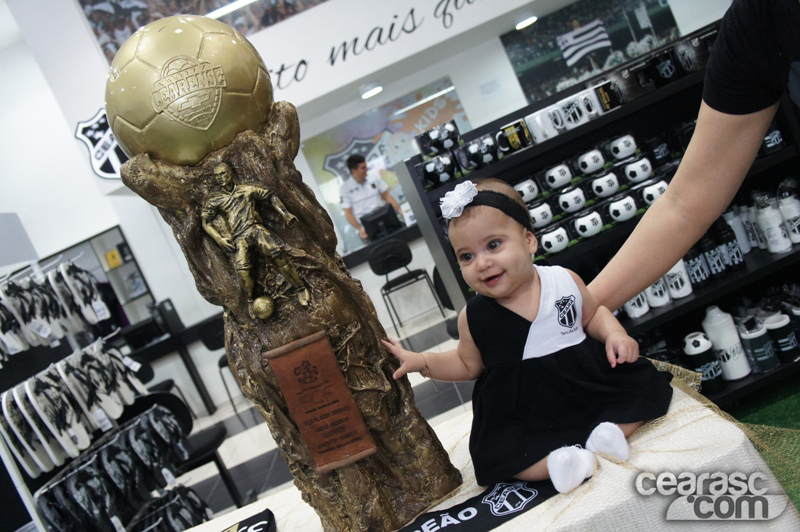 [24-06] Exposição da Taça - 01 - 27