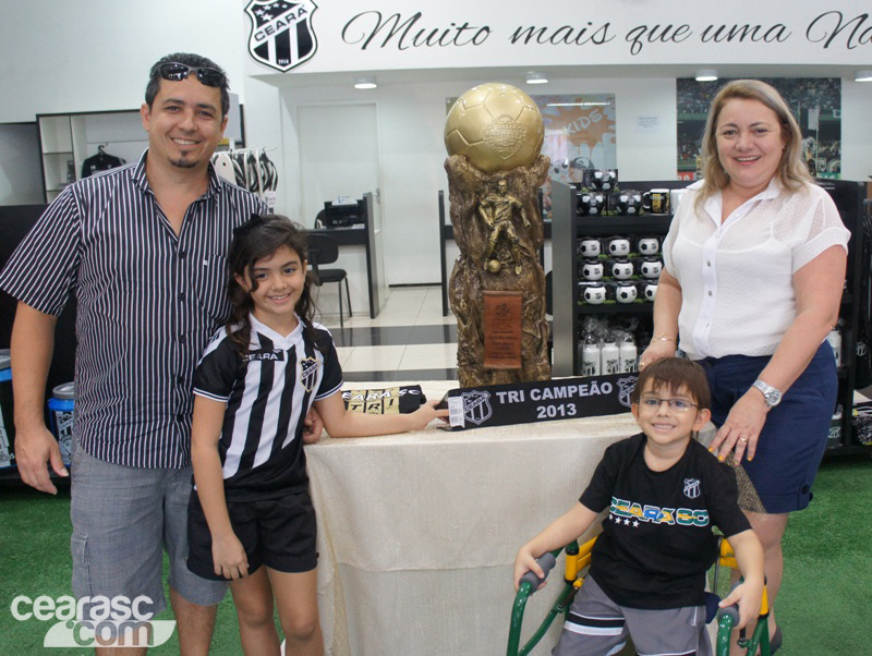 [24-06] Exposição da Taça - 02 - 8