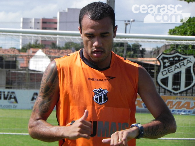 [18-07] Roger realiza testes físicos2 - 6
