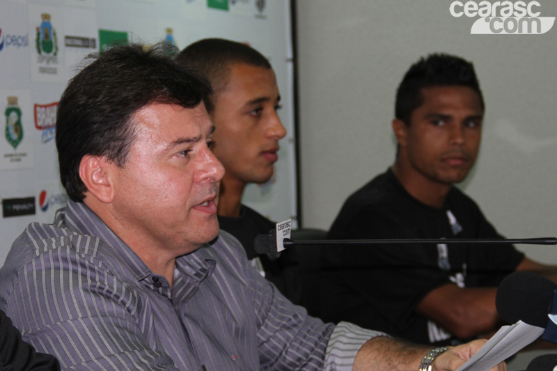 [02-05] Apresentação do Tinga, Vitor Hugo e Jardel - 2