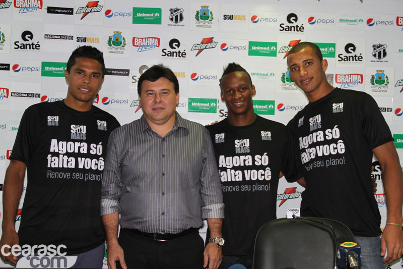 [02-05] Apresentação do Tinga, Vitor Hugo e Jardel - 7