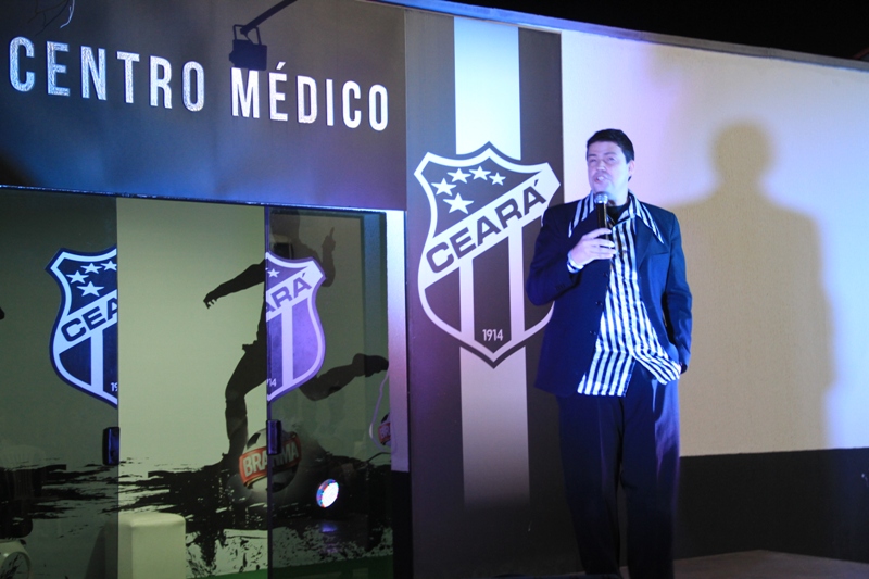 [10-11] Em show de Humor, Alex Nogueira alegra Concentracao - 1