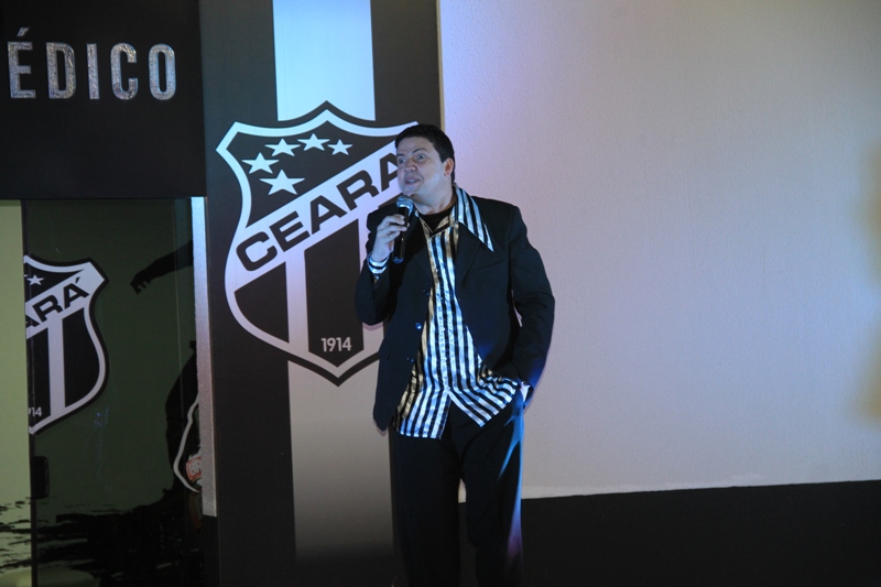 [10-11] Em show de Humor, Alex Nogueira alegra Concentracao - 4