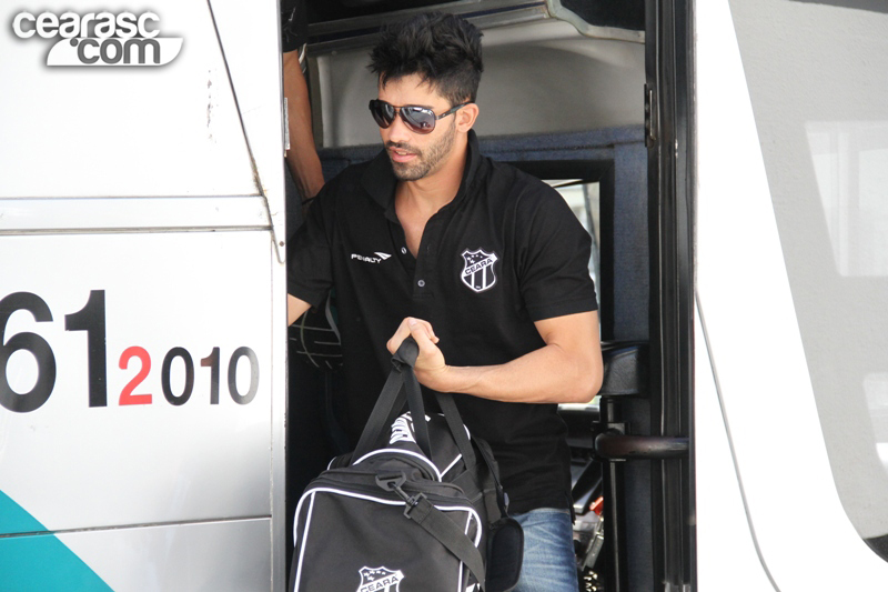 [01-02] Delegação alvinegra retorna à capital cearense - 9