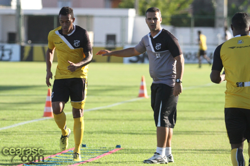 [10-09] Reapresentação + treino físico e técnico - 12