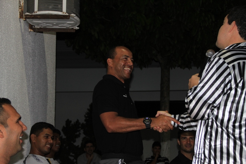 [10-11] Em show de Humor, Alex Nogueira alegra Concentração - 02 - 1