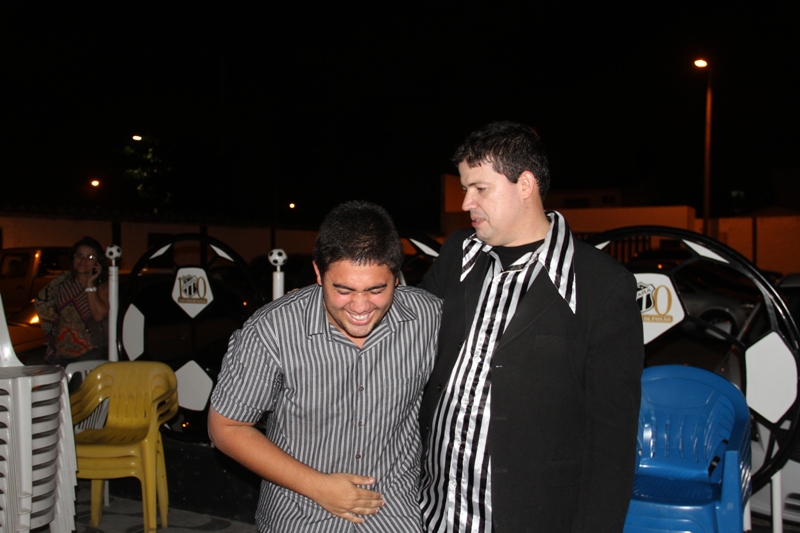 [10-11] Em show de Humor, Alex Nogueira alegra Concentração - 02 - 16