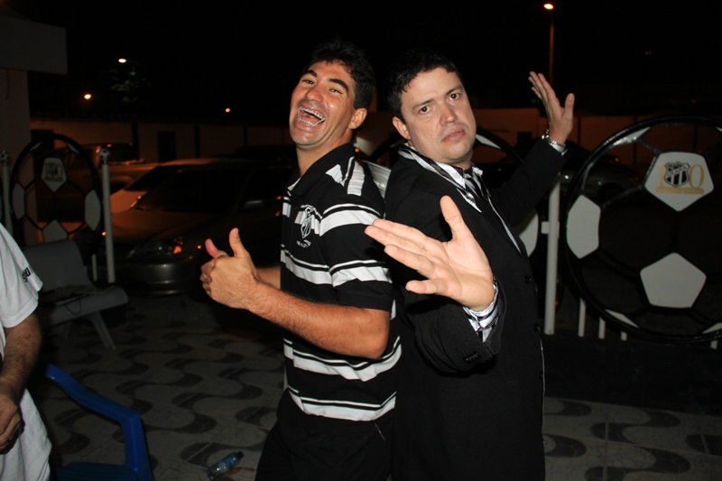 [10-11] Em show de Humor, Alex Nogueira alegra Concentração - 02 - 19