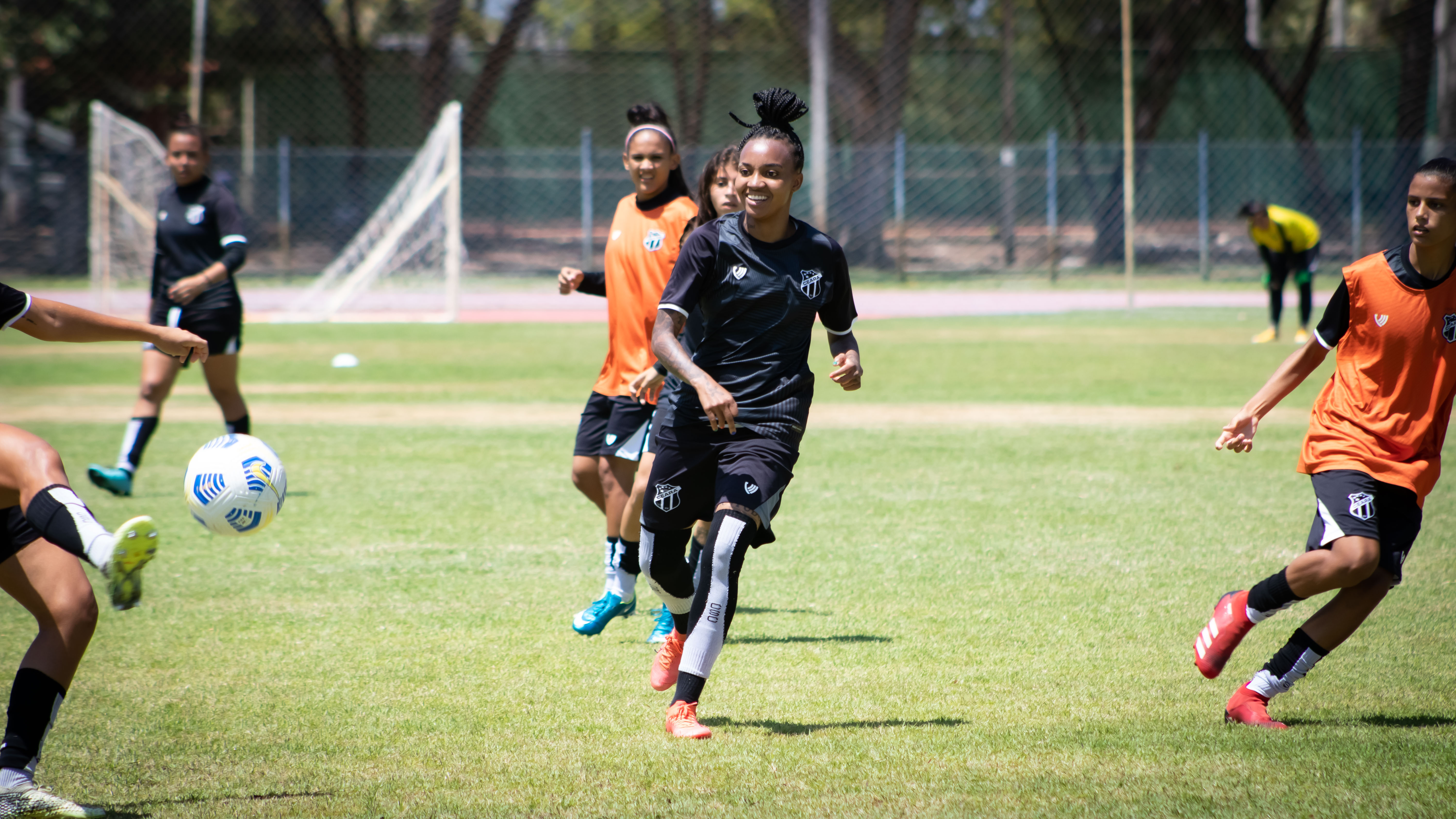 Treino futebol feminino 1