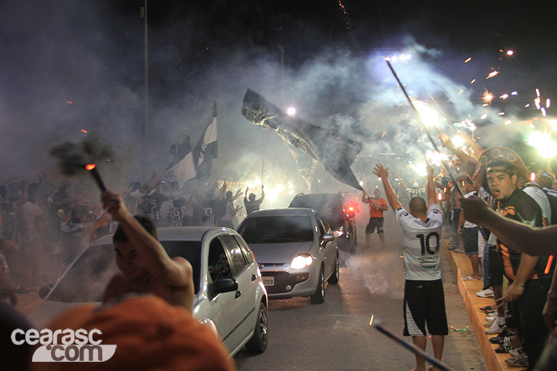 [12-11] Rua de Fogo - Ceará X Avaí - 3