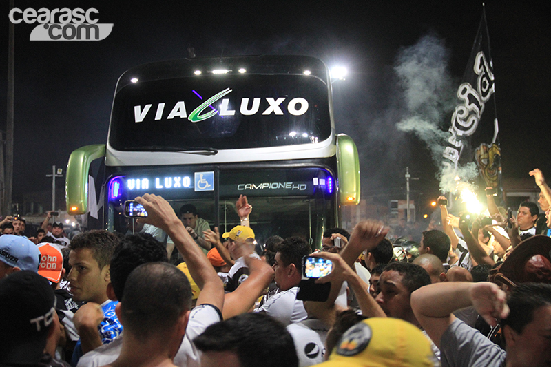 [12-11] Rua de Fogo - Ceará X Avaí - 8