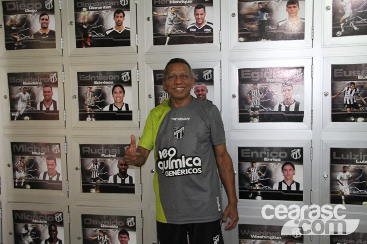 Roupeiro Júlio Abreu - 5