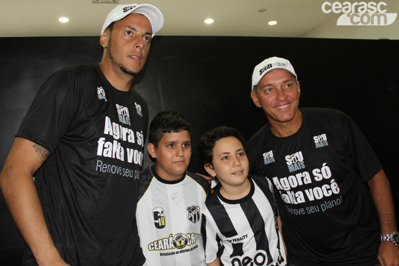 [17-03] PC Gusmao e Fernando Henrique recepcionam torcedores1 - 12