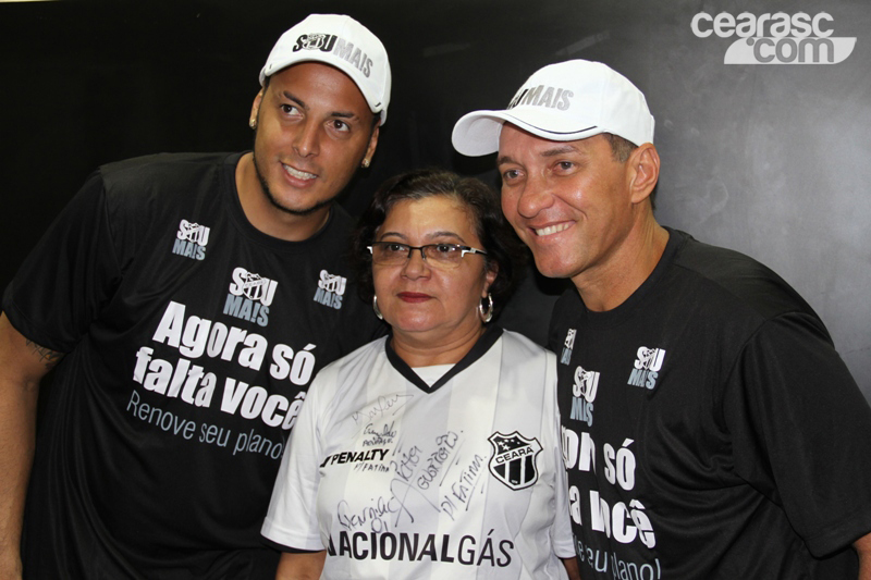 [17-03] PC Gusmao e Fernando Henrique recepcionam torcedores2 - 16
