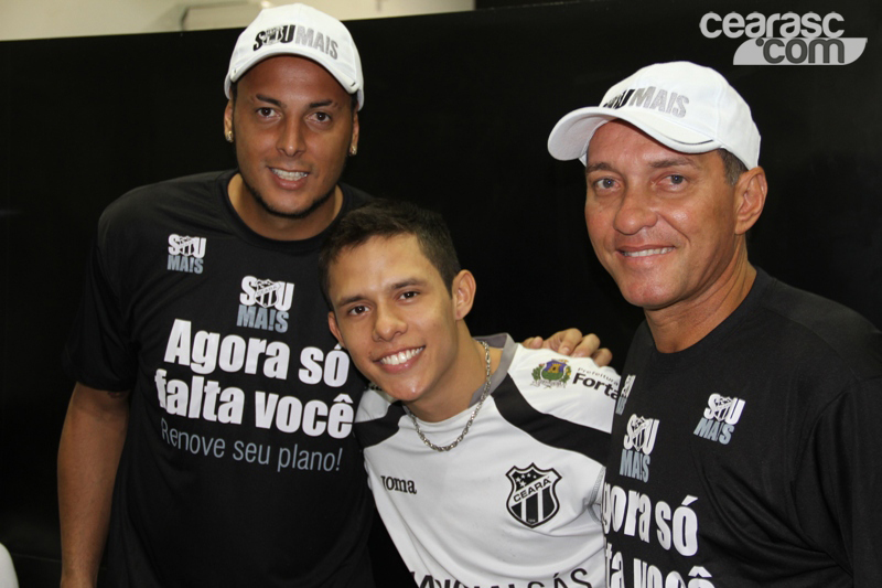 [17-03] PC Gusmao e Fernando Henrique recepcionam torcedores4 - 15