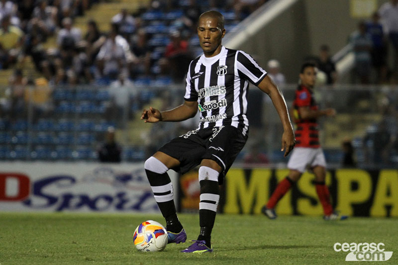 [18-04] Ceará 3 x 0 Guarani (J) - 35