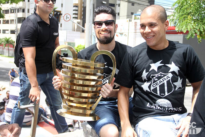 Momentos do meia Ricardinho no Vozão - 7