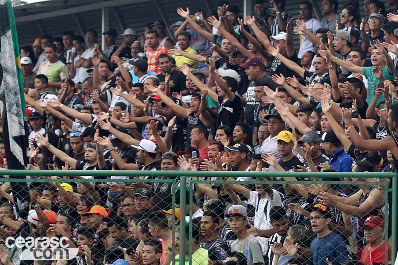 [20-01] Torcida lota Estádio Vovozão - 4