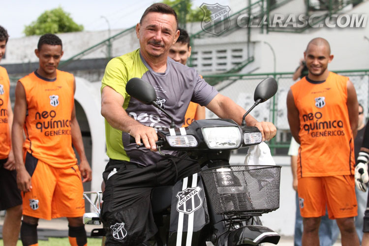[03-06] Presente para José Orlando2 - 8