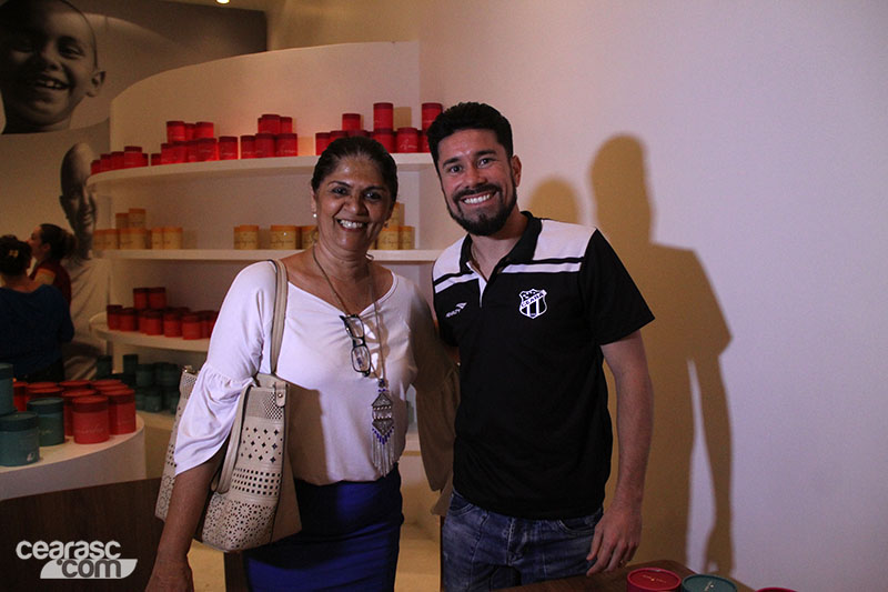 [18-11] Loja do Bem - Noite de Autógrafos - 1