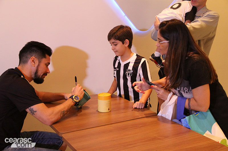 [18-11] Loja do Bem - Noite de Autógrafos - 2