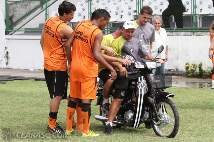 [03-06] Presente para José Orlando2 - 12