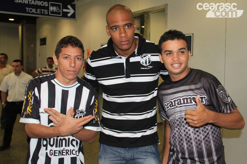 [16-11] Ceará desembarca e torcida comparece - 10