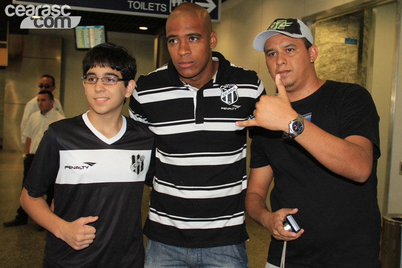 [16-11] Ceará desembarca e torcida comparece - 11