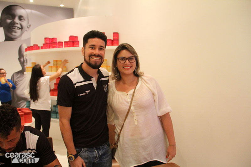 [18-11] Loja do Bem - Noite de Autógrafos - 12