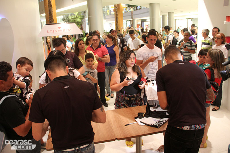 [18-11] Loja do Bem - Noite de Autógrafos - 27