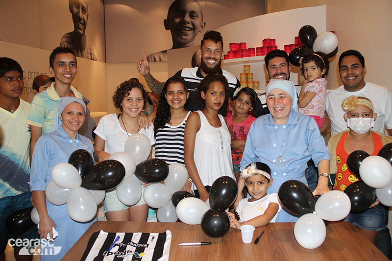 [18-11] Loja do Bem - Noite de Autógrafos - 35