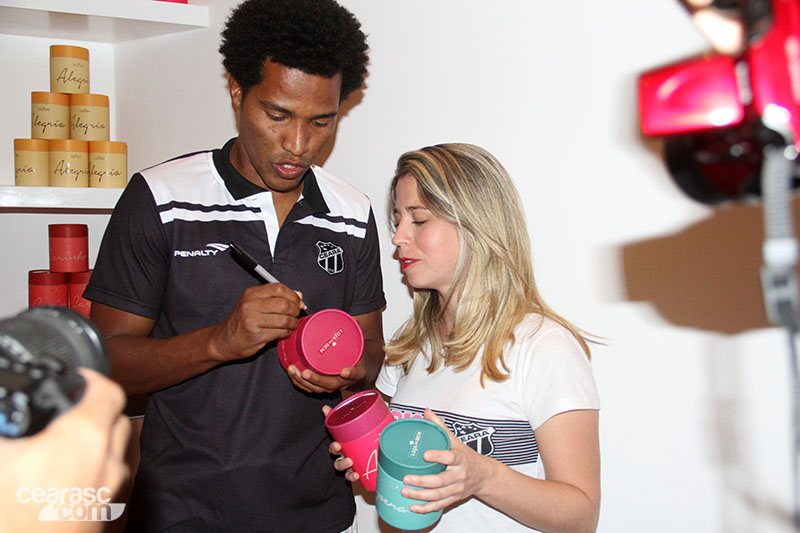 [18-11] Loja do Bem - Noite de Autógrafos - 54