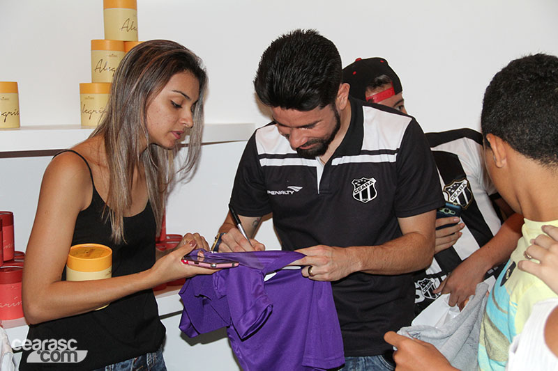 [18-11] Loja do Bem - Noite de Autógrafos - 56