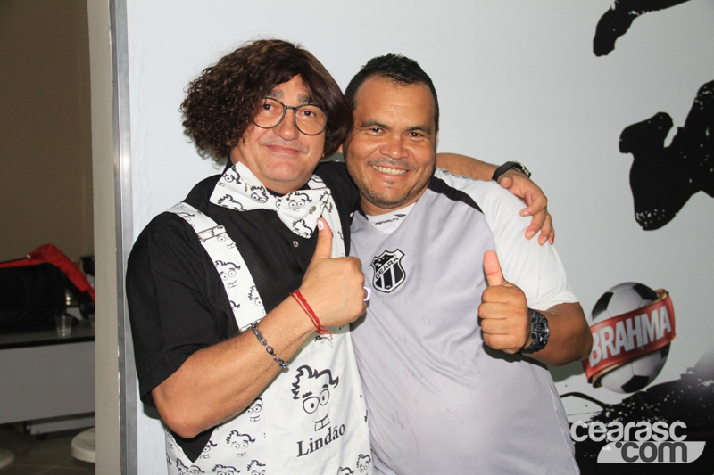 [17-01] Na concentração, jogadores receberam a visita de humorista2 - 18